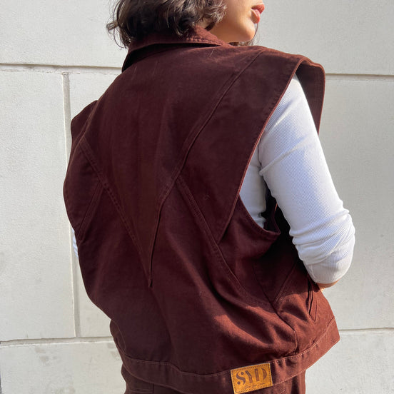 Veste sans manches chocolat denim — vue de face — SYD DENIM atelier Casablanca