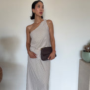 The Colette Set Summer Edition by SYD — top asymétrique une épaule et jupe lin imprimé petit pois — atelier Casablanca Maroc