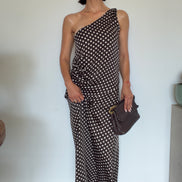 Ensemble satin marron femme Maroc Summer Edition SYD — The Colette Set top une épaule et jupe midi — marque denim marocaine Casablanca