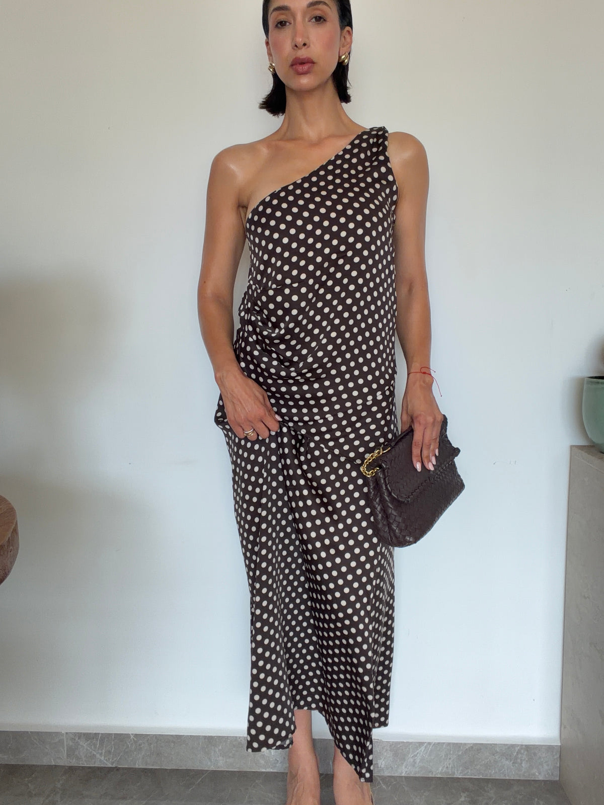 Ensemble satin marron femme Maroc Summer Edition SYD — The Colette Set top une épaule et jupe midi — marque denim marocaine Casablanca