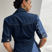 Détail combinaison denim — couture en atelier — SYD DENIM